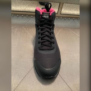 Timberland Steel Toe Women’s Boot sz 8